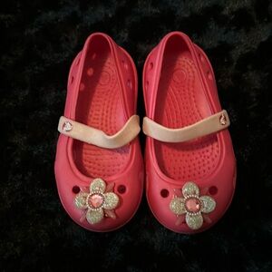 Toddler crocs
